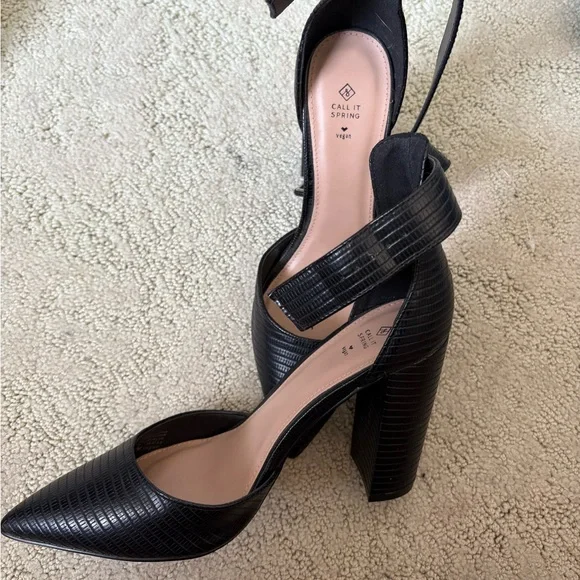 Call It Spring Black Heeled Shoes Sleek Professional Design - Picture 2 of 3